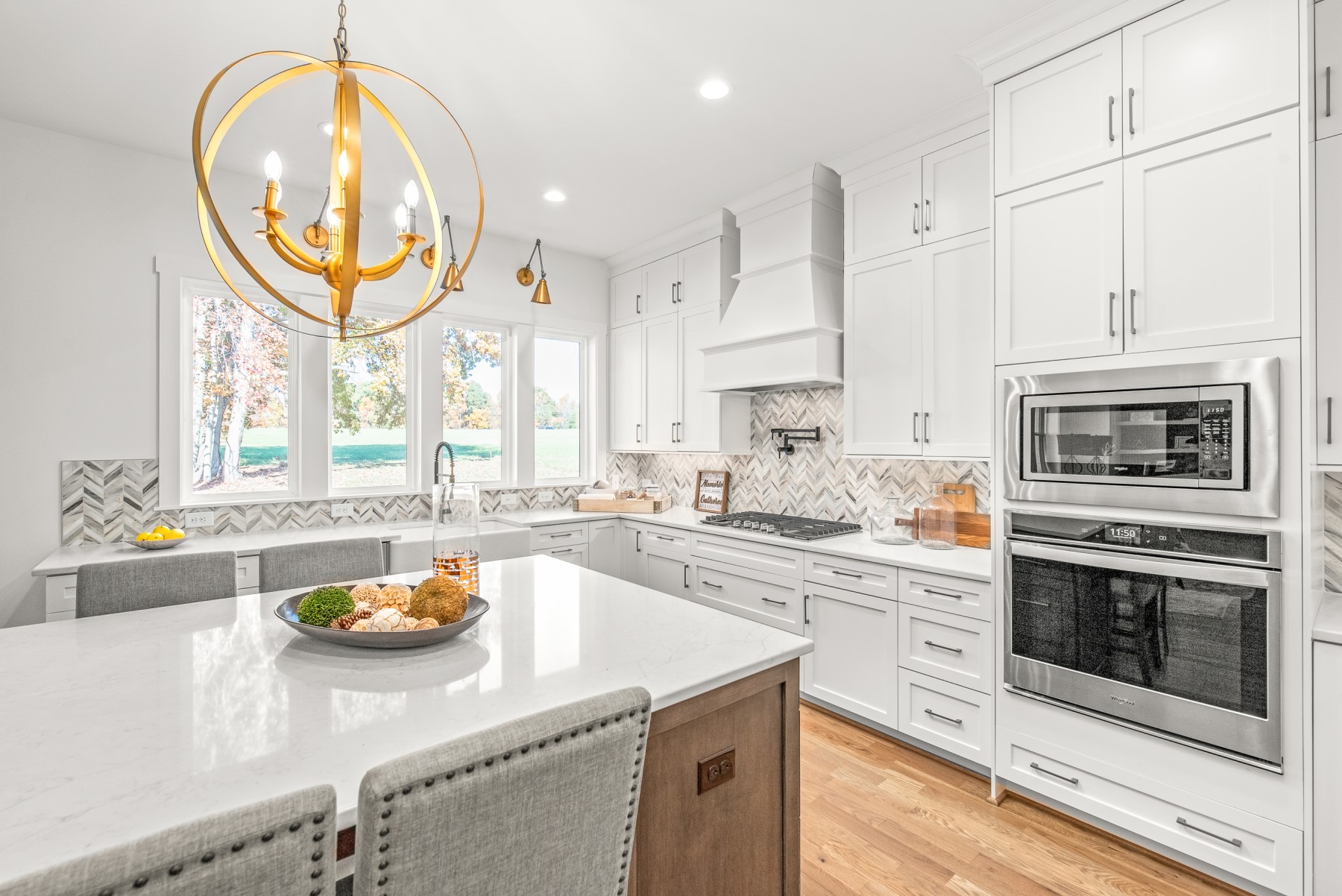 model home kitchen