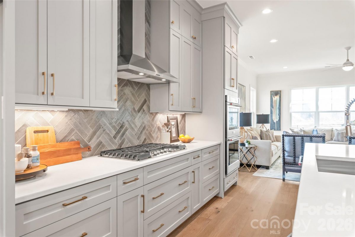19408 Newburg Hill Rd kitchen